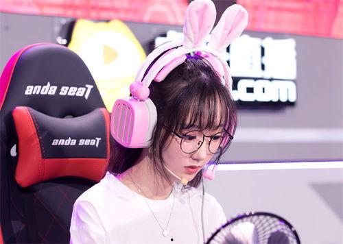 赖神瓜妹吃冰淇淋视频在线观看,甜蜜瞬间，笑料连连