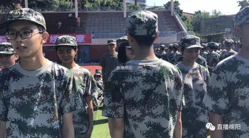 抖音军训吃瓜视频,抖音上那些爆笑的军训瞬间